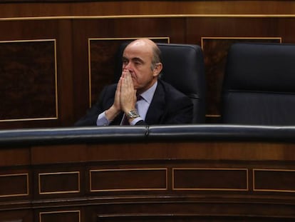 Luis de Guindos, ministro de Econom&iacute;a, en el Congreso de los Diputados.