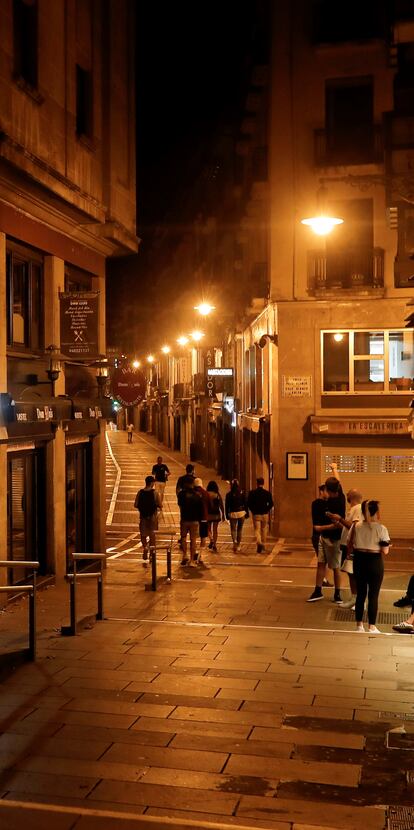 Una calle de Pamplona, en la madrugada del pasado sábado.