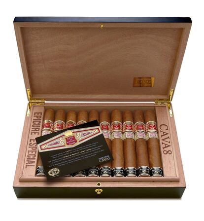 El aroma de La Habana. La segunda edición de Cava 8 es una serie limitada de puros que llega a España de forma exclusiva. Consta de 2.000 estuches numerados que contienen, cada uno de ellos, 20 puros Hoyo de Monterrey Epicure Special que han sido añejados durante un mínimo de 8 años en cava procurando mantener las mejores condiciones de conservación. La fina capa que envuelve cada cigarro se ha vuelto, con el tiempo, más oscura, el tacto resulta más sedoso y el sabor se ha asentado y ha cobrado fuerza. Precio: 360 euros.