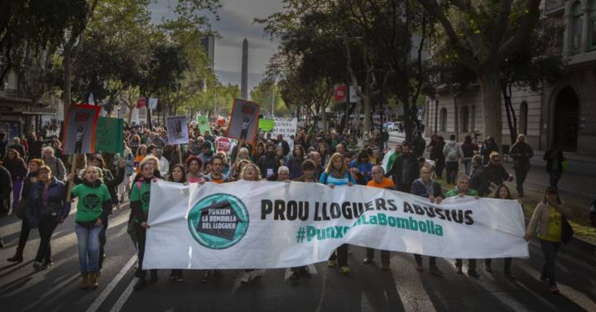 Más de 5.000 personas protestan en Barcelona contra la subida de los ...
