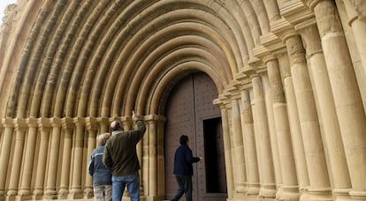 Portada del monasterio de Santa Maria de Sijena, en Huesca.