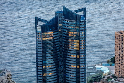 El Sky Penthouse de Montecarlo es, según Property Journal, una de las residencias privadas más caras del mundo (se le atribuye un precio cercano a los 400 millones de dólares, más de 350 millones de euros).