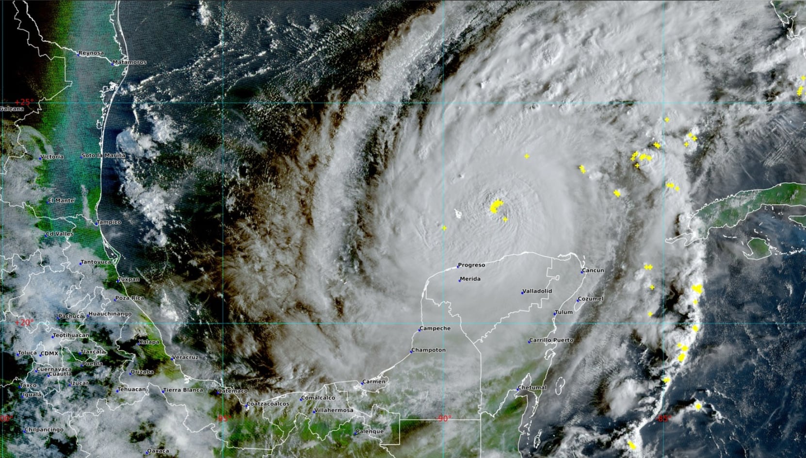 ‘Milton’ se degrada a huracán de categoría 4, pero se dirige con fuerza a Florida