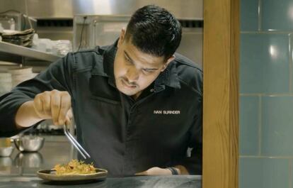 Ivan Surinder porta els restaurants Tandoor i Mirch.
