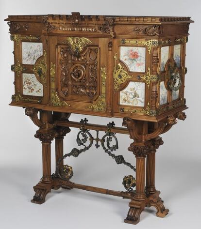 Arquemesa de Joan Busquets, Barcelona 1898.