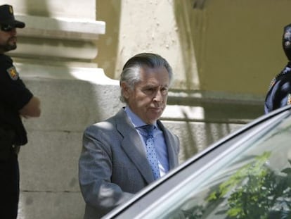 El expresidente de Caja Madrid Miguel Blesa, a su salida del Tribunal Superior de Justicia de Madrid.