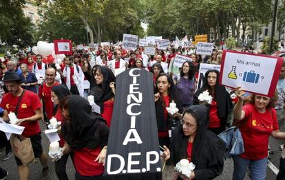 Manifestaci&oacute;n en Madrid en defensa de l aI+D con el lema &#039;Sin ciencia no hay futuro&#039;.