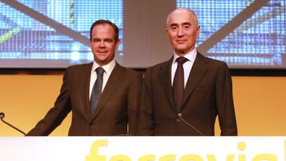 El presidente de Ferrovial, Rafael del Pino (derecha), junto al consejero delegado de la compa&ntilde;&iacute;a, &Iacute;&ntilde;igo Meir&aacute;s.  