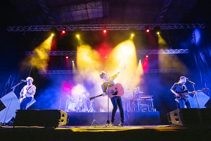 Mishima actuando en el Poble Espanyol, la noche de este viernes.