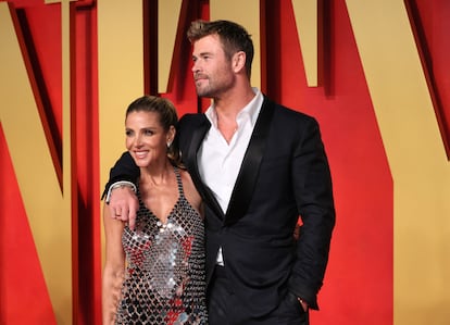 Elsa Pataky and Chris Hemsworth arrive at the 'Vanity Fair' Oscars after-party.