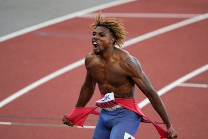 Noah Lyles celebra su triunfo en los 200 metros del Mundial de Oregón.