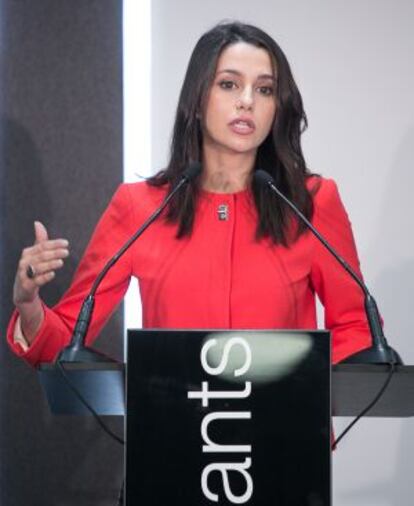 Inés Arrimadas a la conferència de premsa de presentació de la seva candidatura.