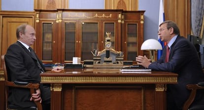 Imagen de archivo (2009) de Vlad&iacute;mir Putin y Vladimir Yevtushenkov.