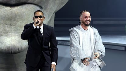 Will Smith (izquierda) y J Balvin, durante su actuación en Coachella, este domingo.