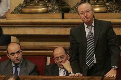 De izquierda a derecha, Daniel Sirera, Josep Vendrell y Josep Piqué, en septiembre en el Parlament.