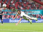 18 June 2021, United Kingdom, London: England's Harry Kane heads towards goal during  the UEFA EURO 2020 Group D soccer match between England and Scotland at Wembley Stadium. Photo: Nick Potts/PA Wire/dpa
18/06/2021 ONLY FOR USE IN SPAIN