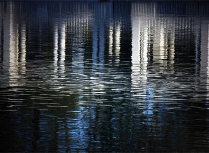 <i>Reflejos en el agua</i><b>, de Ralf Pascual.