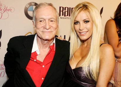 Hugh Hefner y Crystal Harris en un evento de Playboy. 