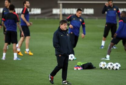 Roura dirige el entrenamiento en Sant Joan Despí.