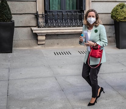 Nadia Calviño, el pasado miércoles en el patio del Congreso de los Diputados.