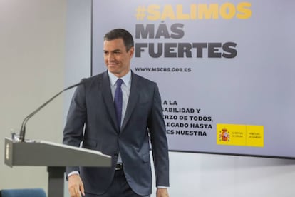 El presidente del Gobierno, Pedro Sánchez, comparece en rueda de prensa en el Palacio de la Moncloa este domingo 14 de junio.
 