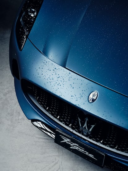 El frontal del GranCabrio Folgore con el mítico y reconocible tridente de Maserati.