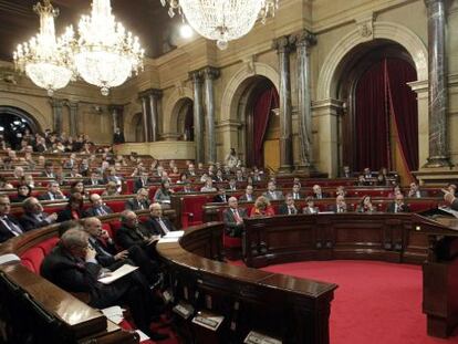 Mas se dirige al Parlamento catalán.