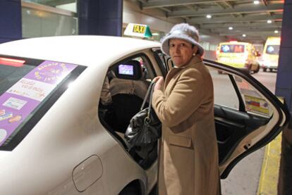 Margarita, una de las pacientes que tuvo que marcharse en taxi a casa tras una sesión de radioterapia.