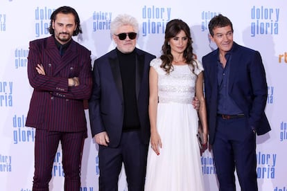 El reparto de 'Dolor y gloria' durante la presentación del film.