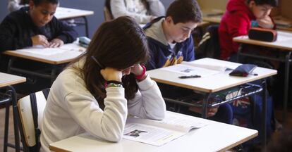 Alumnos de sexto de primaria, durante un examen de evaluaci&oacute;n.