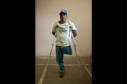 Marco Tulio Cruz Membre&ntilde;o (48 a&ntilde;os), integrante de la AMIREDIS (Asociaci&oacute;n de Migrantes Retornados con Discapacidad). Ciudad de M&eacute;xico. 12 de abril, 2014. 