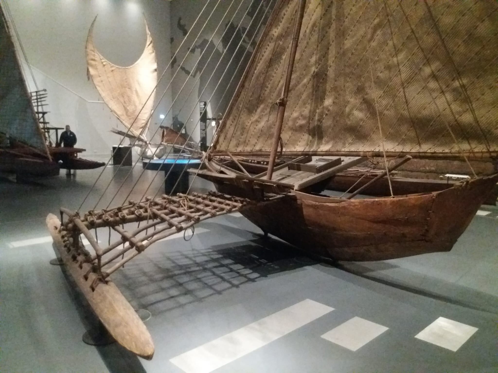 Aspecto de la sala de la navegación de Oceanía en el Humboldt Forum de Berlín.