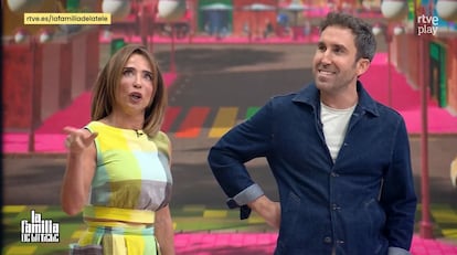 María Patiño y Aitor Albizua, en 'La familia de la tele'.