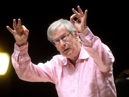 Sir John Eliot Gardiner dirige en el festival de Bolonia de 2022, el 2 de mayo en la ciudad italiana.