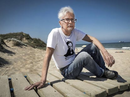 Eduard Limónov, ayer, en la playa valenciana de El Saler. 