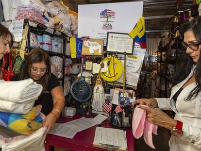 Voluntárias da ONG Venezuelan Awareness na sexta-feira, dia 24, em Miami.