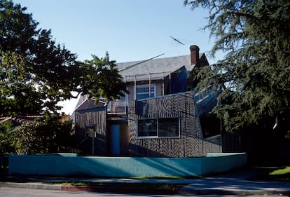 Exterior view of architect Frank Gehry's self-designed home, Santa Monica, California, January 1980.