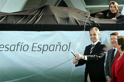 Camps, Sevilla y Barberá, durante la presentación del equipo Iberdrola, ayer en la Ciudad de las Artes y las Ciencias, en Valencia.