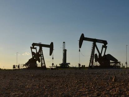 Plataforma de perforación petrolera en Texas (EE UU). 