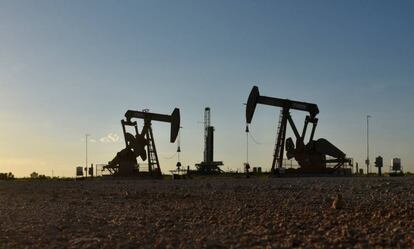 Plataforma de perforación petrolera en Texas (EE UU). 