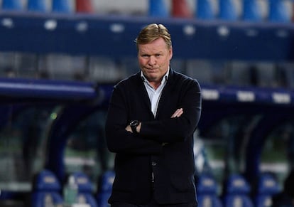 Ronald Koeman durante el último partido del Barcelona ante el Levante este martes en el Ciutat de València.