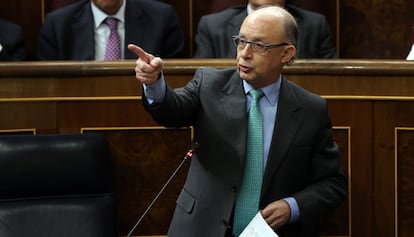 El ministro de Hacienda, Cristóbal Montoro, en el Congreso.