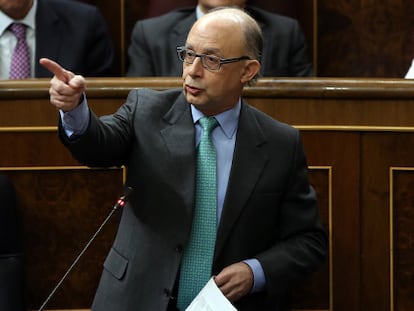 El ministro de Hacienda, Cristóbal Montoro, en el Congreso.