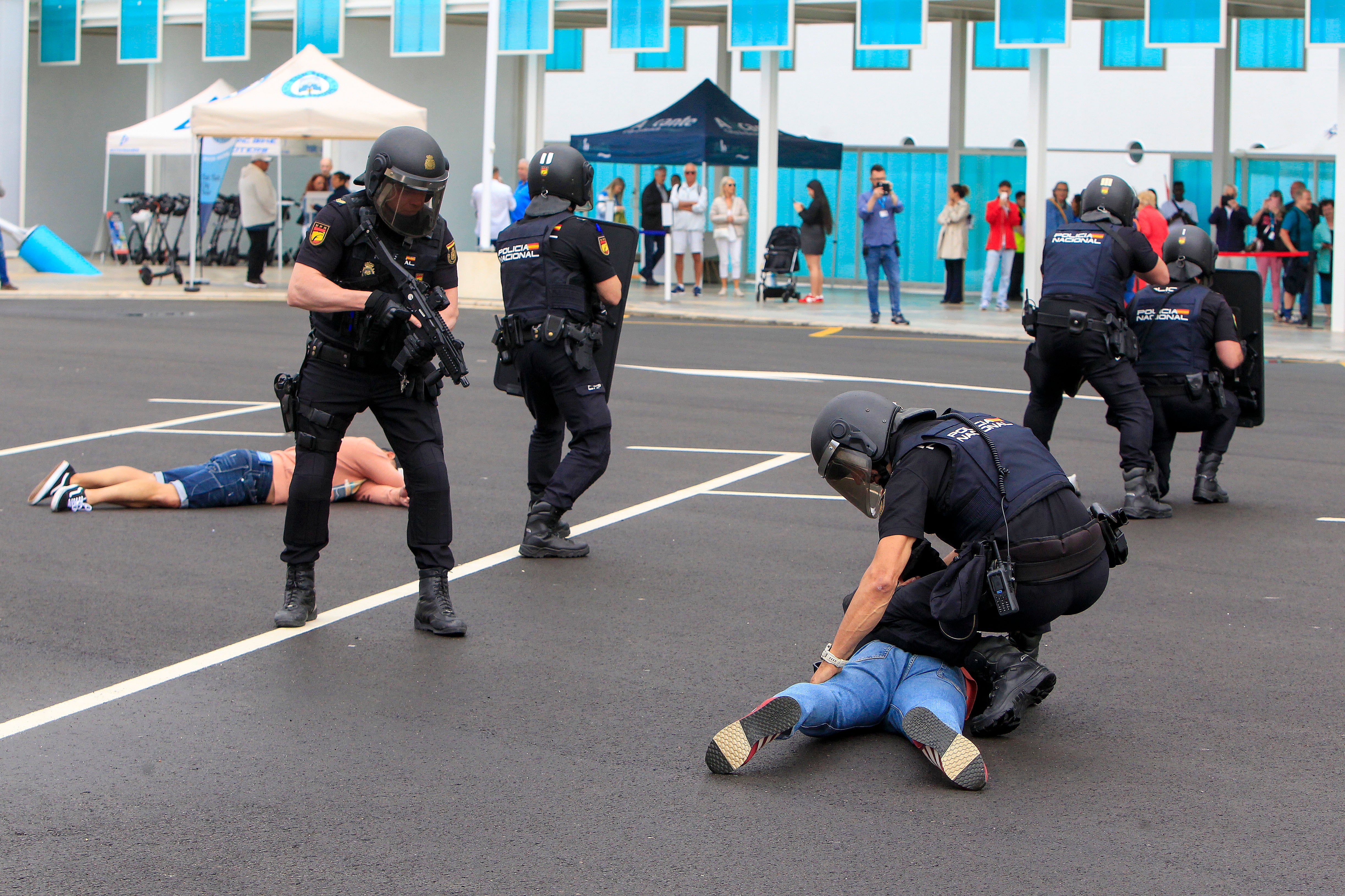 The Supreme Court forces to regulate early retirement for 29,000 police officers | Spain