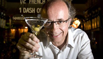 Javier de las Muelas amb un dry martini en una imatge d'arxiu.