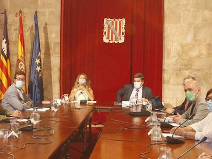 Celebración de la Mesa de diálogo social en la sede de la Presidencia del Govern balear, en Palma de Mallorca.