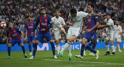 James Rodriguez marca el segundo gol del Real Madrid.