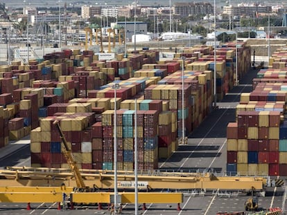 Contenedores en el puerto de Valencia.