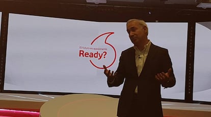 Antonio Coimbra presenta la nueva imagen de Vodafone.