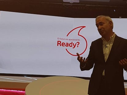 Antonio Coimbra presenta la nueva imagen de Vodafone.